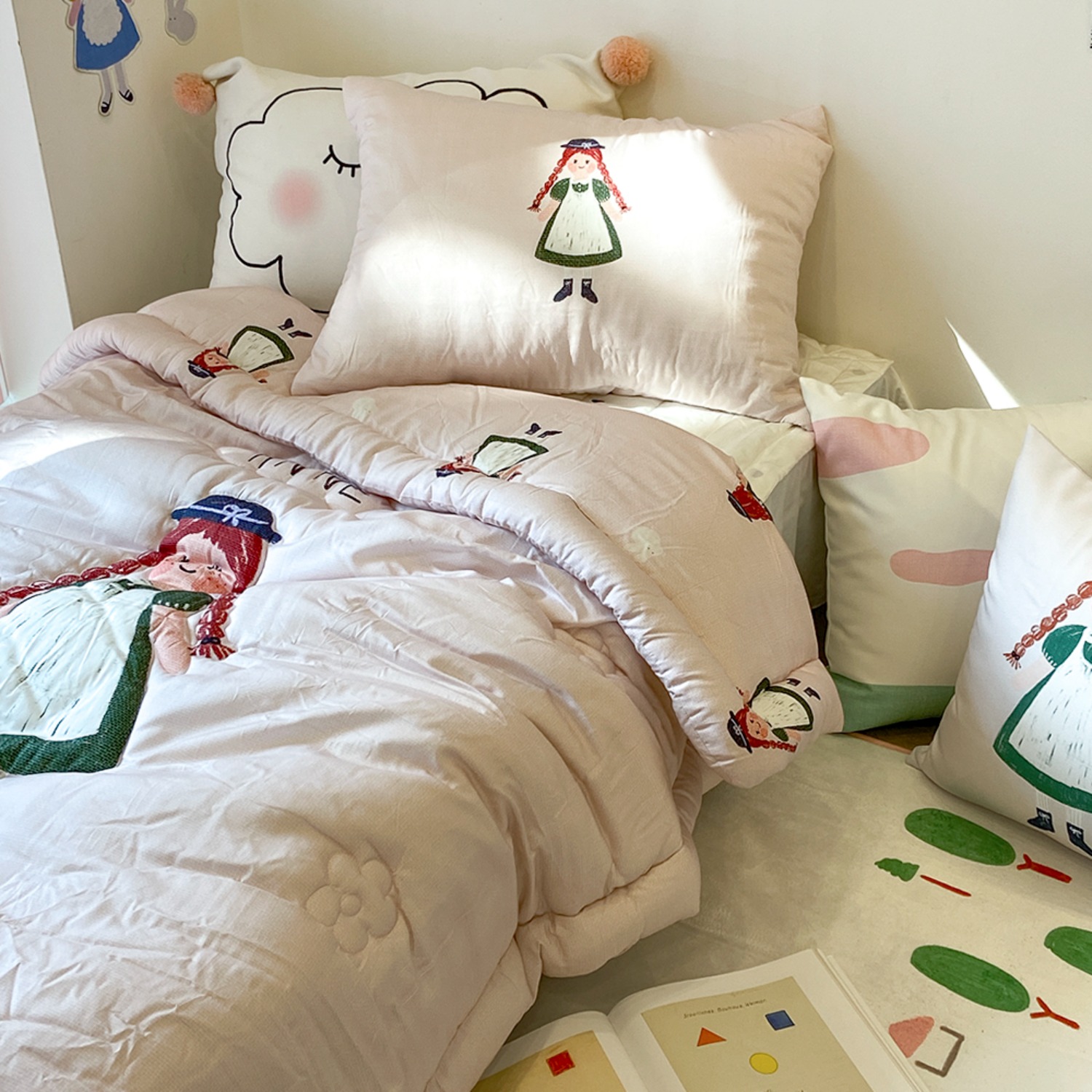 [drawing AMY] Anne Of Green Gables bed comforter set