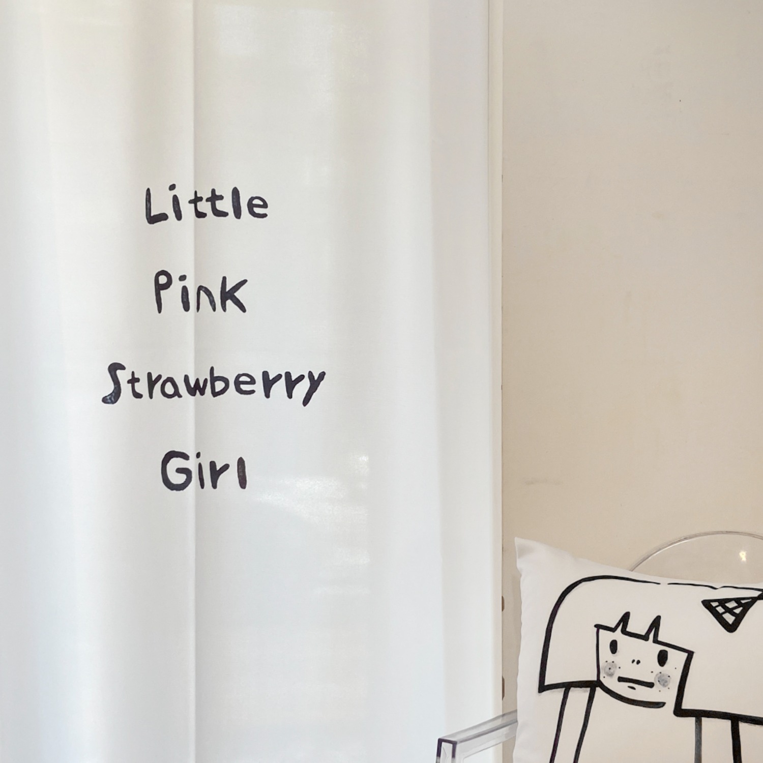 [a.o.b] Little pink strawberry girl lettering curtain