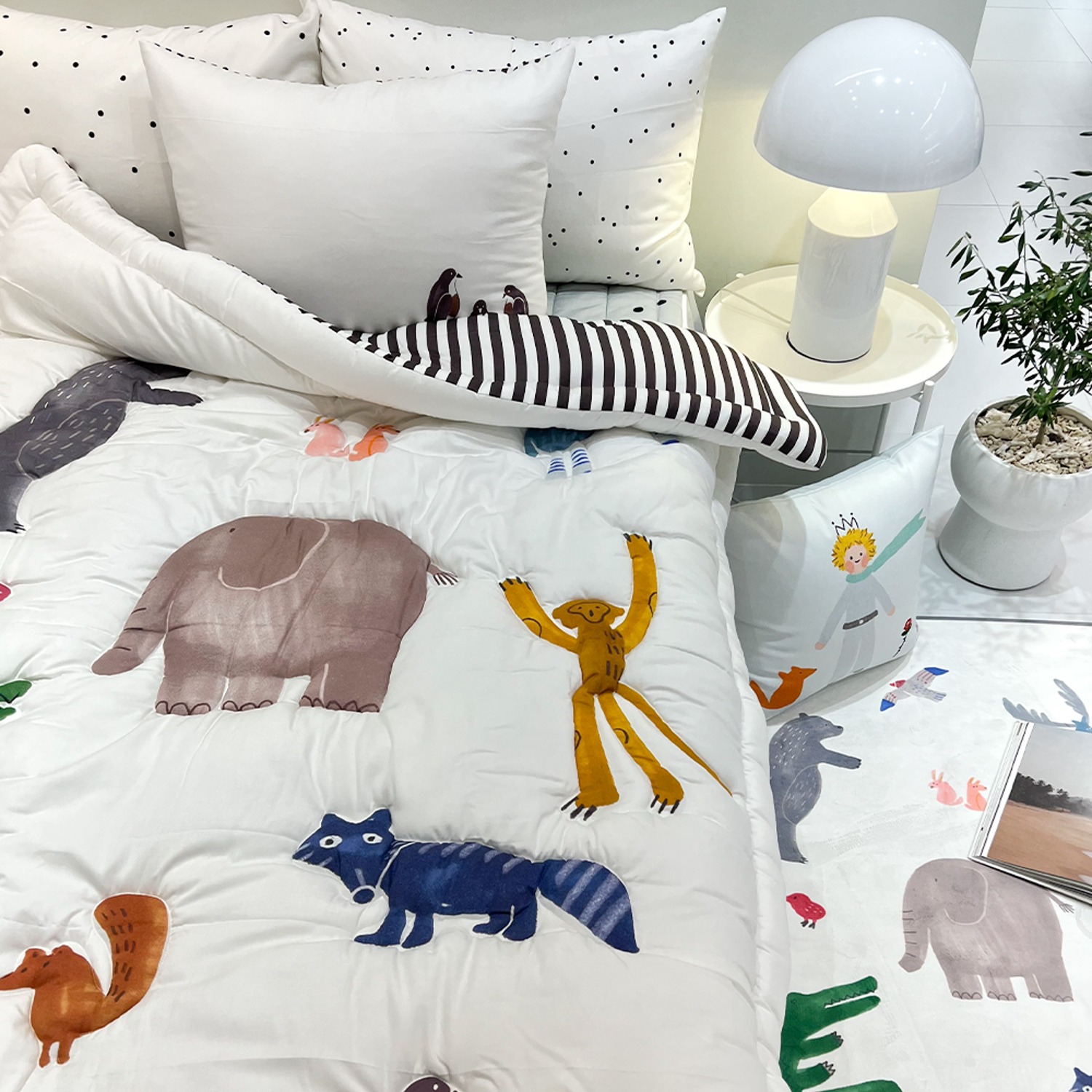 [drawing AMY] Safari bed comforter set